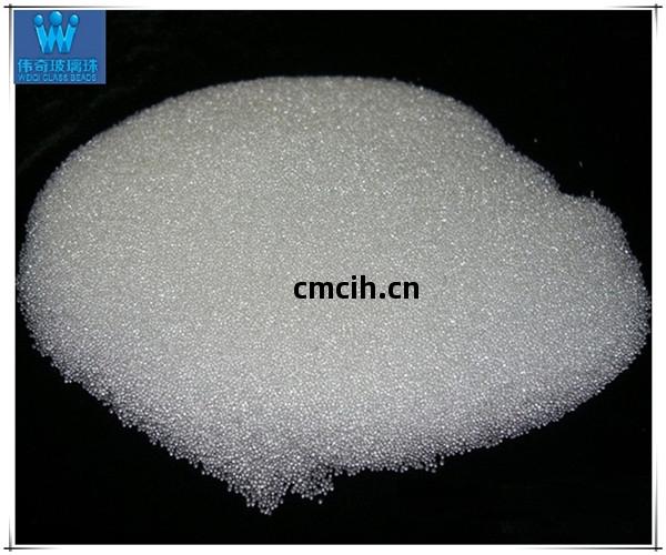 面撒(sa)反(fan)光(guang)玻璃珠